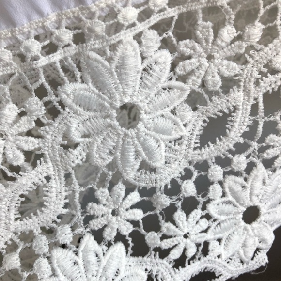 𝅺White Long Sleeve Lace Top - Picture 3 of 4